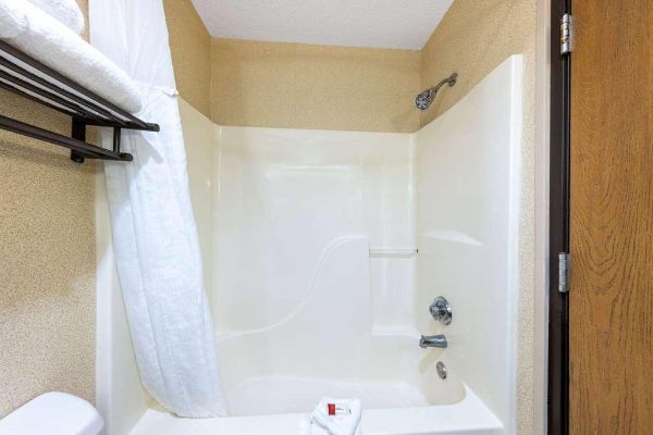 BAYMONT SUITES LAWRENCE (Lawrence)